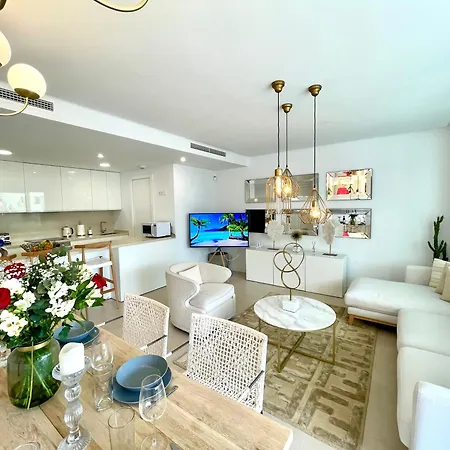 Paradise In Apartment *